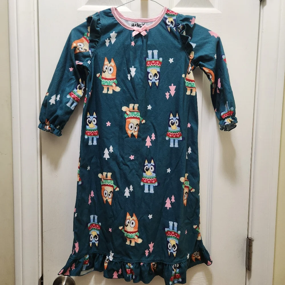 3 Disney Gowns & 1 Bluey Gown, Size 4, Total 3 Gowns